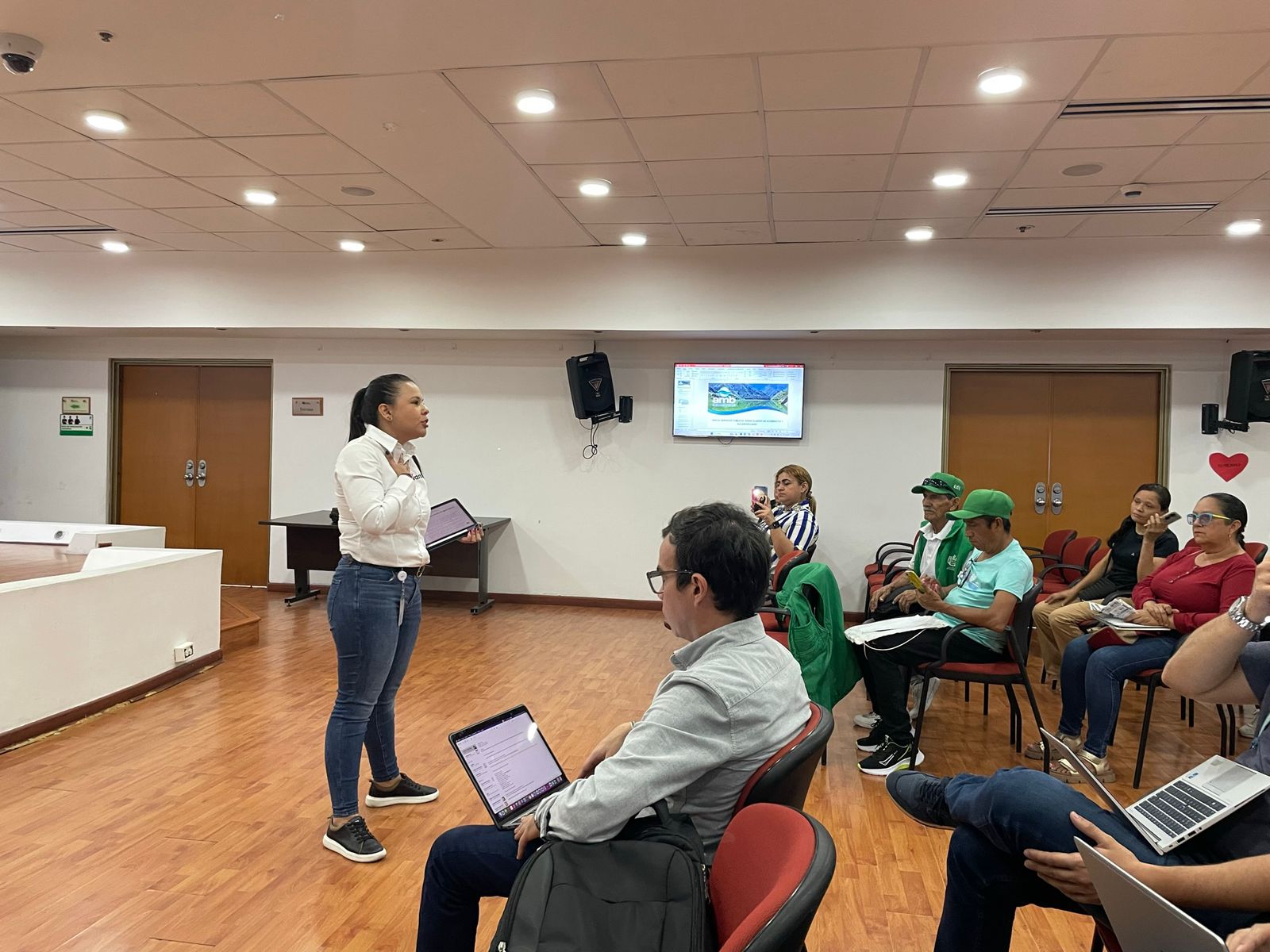 MESA DE TRABAJO CON ENTIDADES PRESTADORAS DE SERVICIOS PÚBLICOS